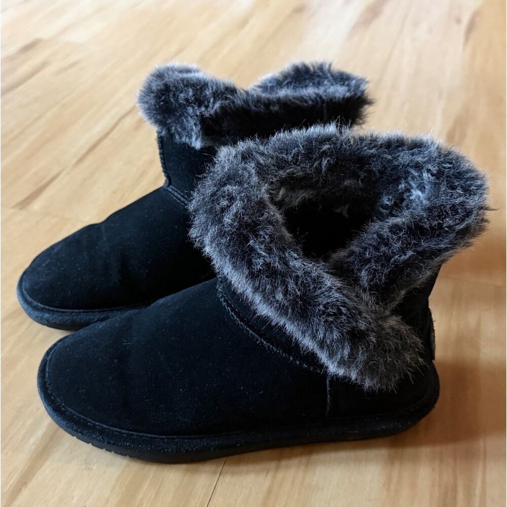 BEARPAW Women's Black Suede Helaina Boots Size 6 Faux Fur Lined Slip On Booties